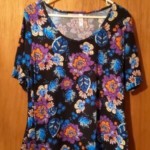 LulaRoe Classic Tee 2xl